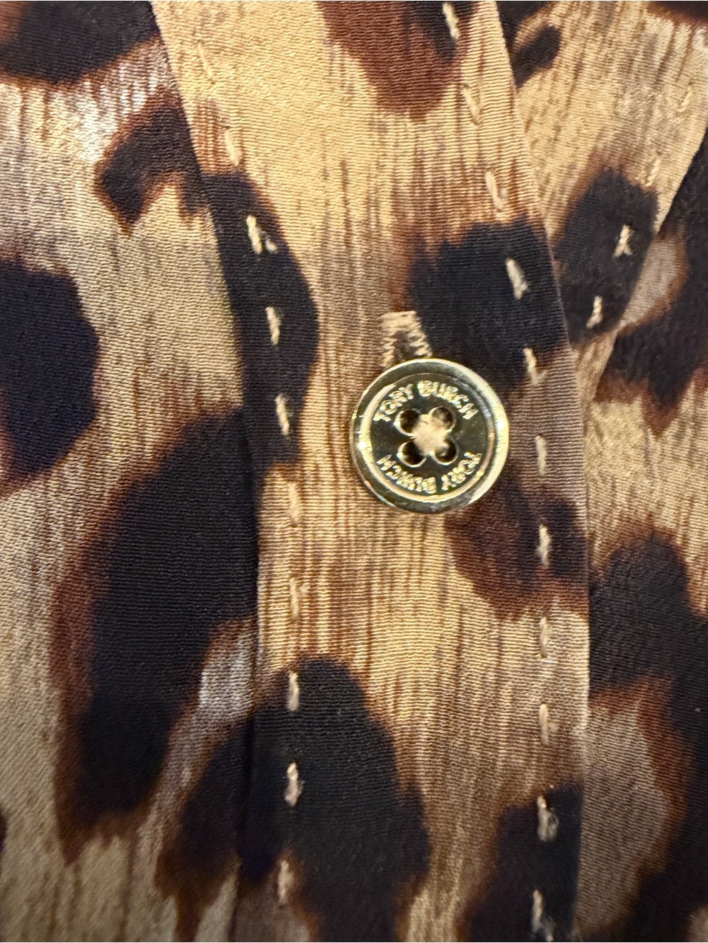 Tory Burch Leopard-Print V-Neck Button blouse - Picture 5 of 5